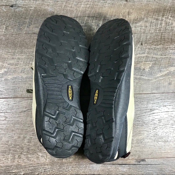 wide width rubber clogs